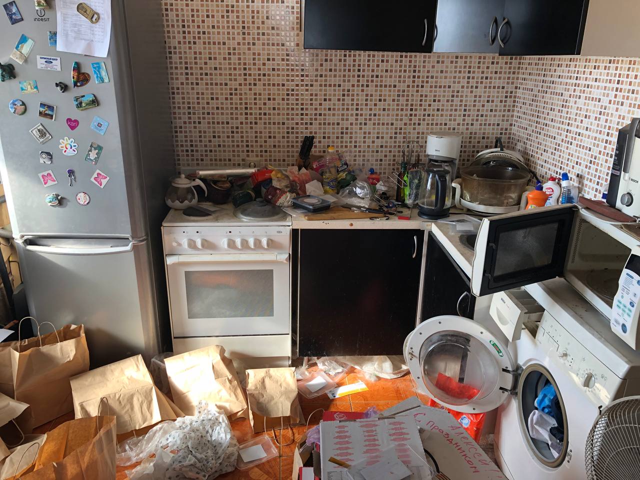 Фото грязной кухни до уборки