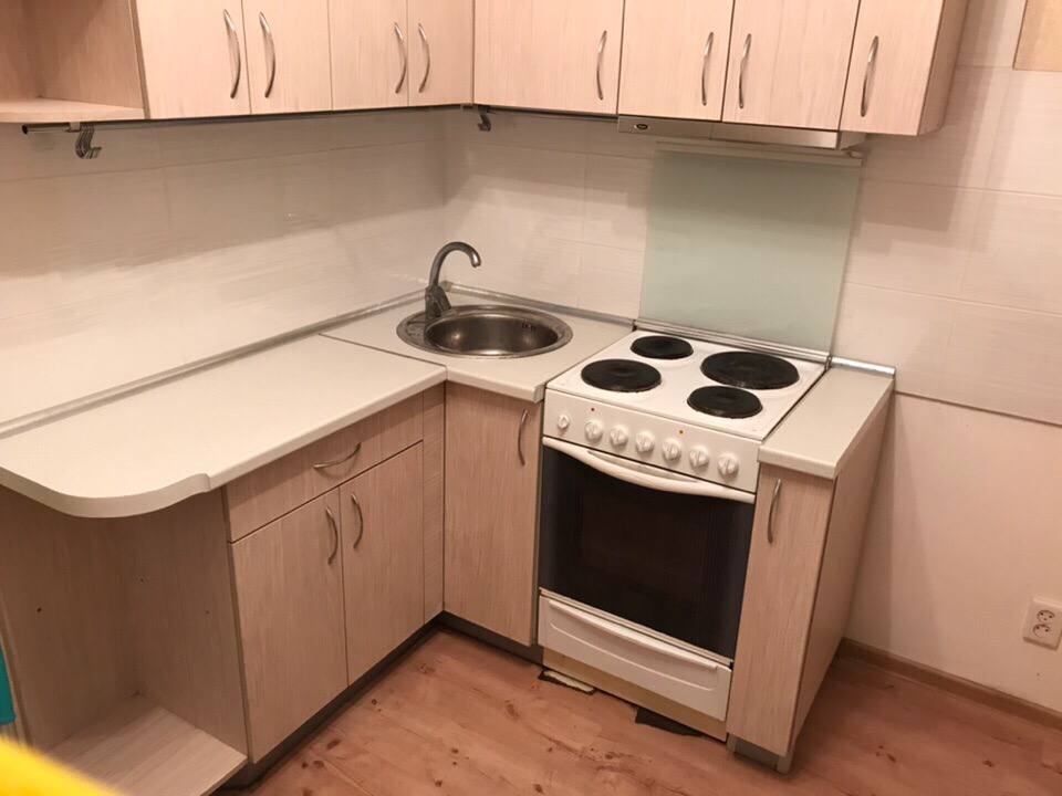 Чистая кухня после клининга